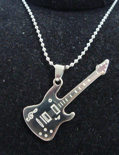 Colar Guitarra Ibanez prateada em aço