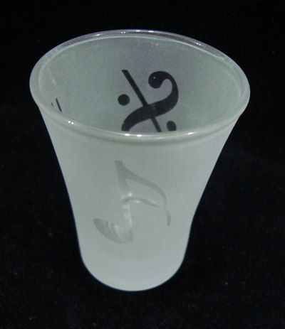 Copo de Vidro p/ Cachaça e Aperitivo jateado c/ simbolos Mus